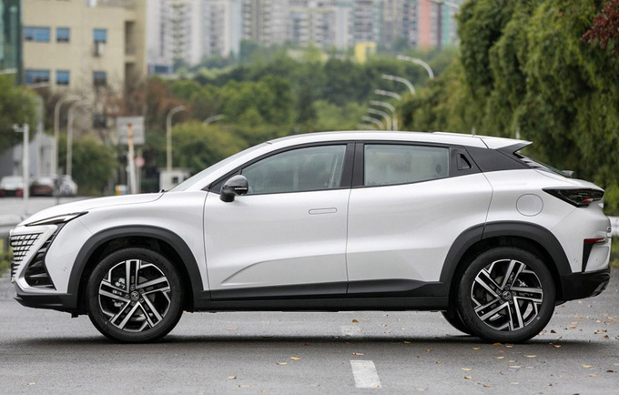 <a href=https://www.qzqcw.com/z/changan/ target=_blank class=infotextkey>长安</a>UNI-T新车型上市配置提升 起售上涨2000元-图2