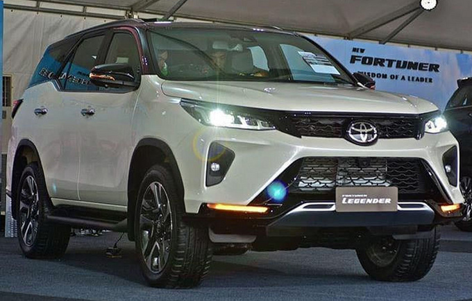 丰田新款Fortuner实拍曝光！定位硬派SUV/运动外观