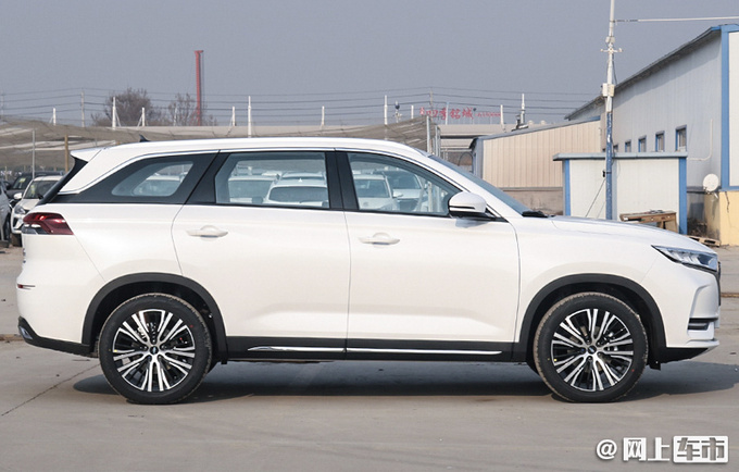 <a href=https://www.qzqcw.com/z/changan/ target=_blank class=infotextkey>长安</a>欧尚X7将推PLUS车型售价或上调 7天后亮相-图3