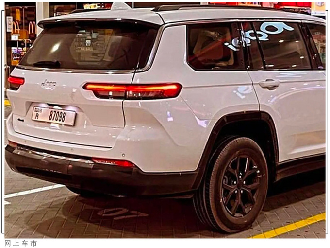 Jeep<a href=https://www.qzqcw.com/z/jipu/daqienuoji/ target=_blank class=infotextkey>大切诺基</a>L实车曝光搭3.6L引擎/二季度将开售-图2