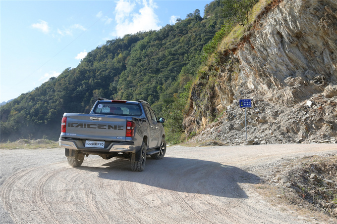 穿雨林攀高山<a href=https://www.qzqcw.com/z/changan/ target=_blank class=infotextkey>长安</a>凯程F70极限穿越试驾体验-图10