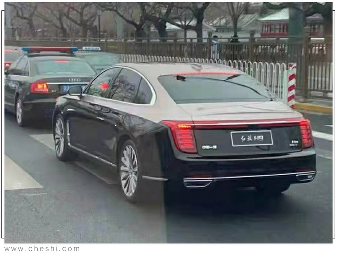 <a href=https://www.qzqcw.com/z/hongqi/ target=_blank class=infotextkey>红旗</a>H9实车曝光造型霸气配双色车身-明天亮相-图2