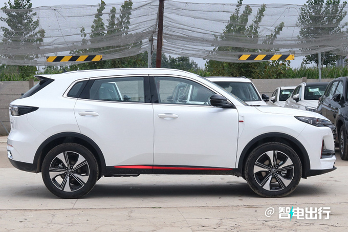 <a href=https://www.qzqcw.com/z/changan/ target=_blank class=infotextkey>长安</a>新CS55 PLUS曝光纯电续航96km 最快3季度发布-图3