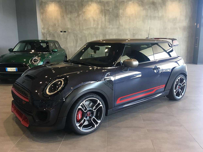 MINI JCW GP实拍 大尺寸尾翼/动力媲美高尔夫R