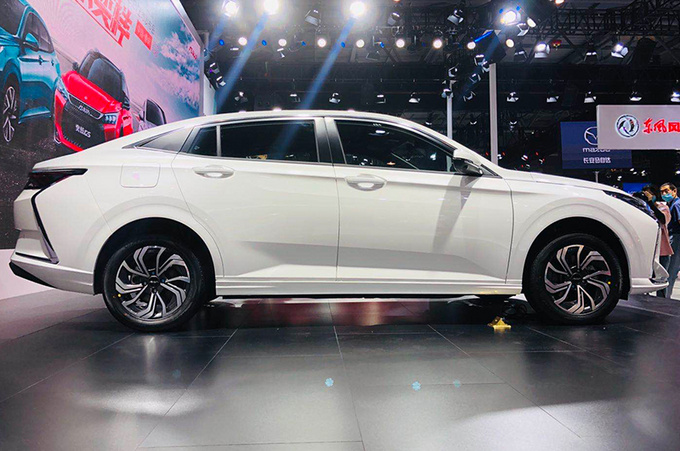 <a href=https://www.qzqcw.com/z/dongfeng/ target=_blank class=infotextkey>东风</a><a href=https://www.qzqcw.com/z/dongfeng/fengshen/ target=_blank class=infotextkey>风神</a>奕炫EV 14.98万元起售-1公里不到6分钱-图2