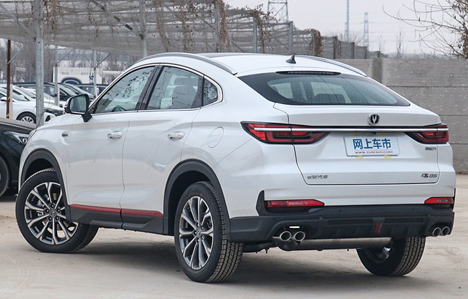 <a href=https://www.qzqcw.com/z/changan/ target=_blank class=infotextkey>长安</a>2021款CS85 COUPE上市 11.99万起售-换新外观-图3