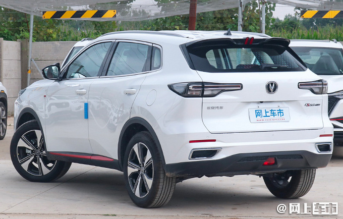 <a href=https://www.qzqcw.com/z/changan/ target=_blank class=infotextkey>长安</a>全新CS55PLUS上市 10.69-12.19万 1.5T动力更强-图3