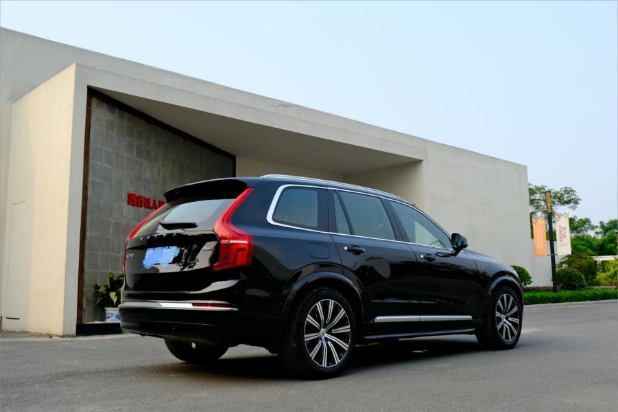 到底什么才是合格的豪华SUV <a href=https://www.qzqcw.com/z/woerwo/ target=_blank class=infotextkey>沃尔沃</a>XC90给你答案-图3