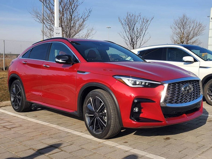 英菲尼迪全新QX55到店实拍！搭2.0T/运动轿跑外观