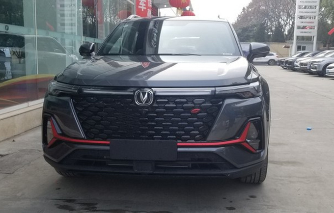 <a href=https://www.qzqcw.com/z/changan/ target=_blank class=infotextkey>长安</a>新款CS35PLUS到店实拍 增电动尾门/或7万起售-图2