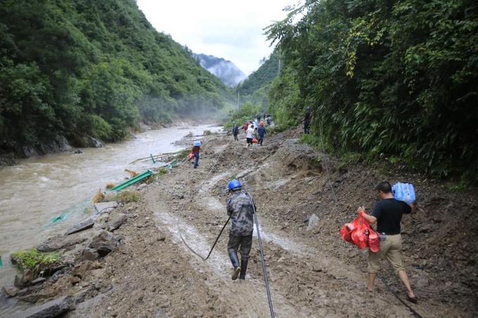 黄山洪水<a href=https://www.qzqcw.com/z/changcheng/ target=_blank class=infotextkey>长城</a>炮路亚国际锦标赛延期抗洪抢险<a href=https://www.qzqcw.com/z/changcheng/ target=_blank class=infotextkey>长城</a>炮在行动-图15