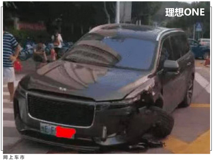 <a href=https://www.qzqcw.com/z/hongqi/ target=_blank class=infotextkey>红旗</a>HS5车祸断轴安全性能解读（事故现场多图）-图2