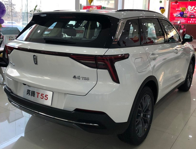 <a href=https://www.qzqcw.com/z/benteng/ target=_blank class=infotextkey>奔腾</a>新SUV T55到店实拍 3月将上市 预计8万元起售-图3