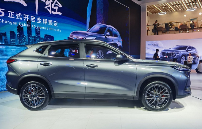 <a href=https://www.qzqcw.com/z/changan/ target=_blank class=infotextkey>长安</a>欧尚X5 12天后上市 预售价6.99万起-配运动座椅-图2