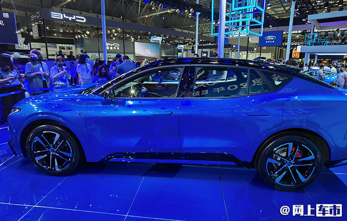 <a href=https://www.qzqcw.com/z/changan/ target=_blank class=infotextkey>长安</a><a href=https://www.qzqcw.com/z/fute/ target=_blank class=infotextkey>福特</a>EVOS运动版亮相 造型更犀利 四季度上市-图5