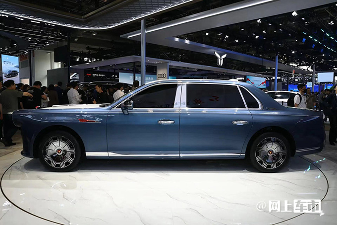 <a href=https://www.qzqcw.com/z/hongqi/ target=_blank class=infotextkey>红旗</a>新L5更名国礼换4.0T V8 比<a href=https://www.qzqcw.com/z/laosilaisi/ target=_blank class=infotextkey>劳斯莱斯</a>古斯特大-图3