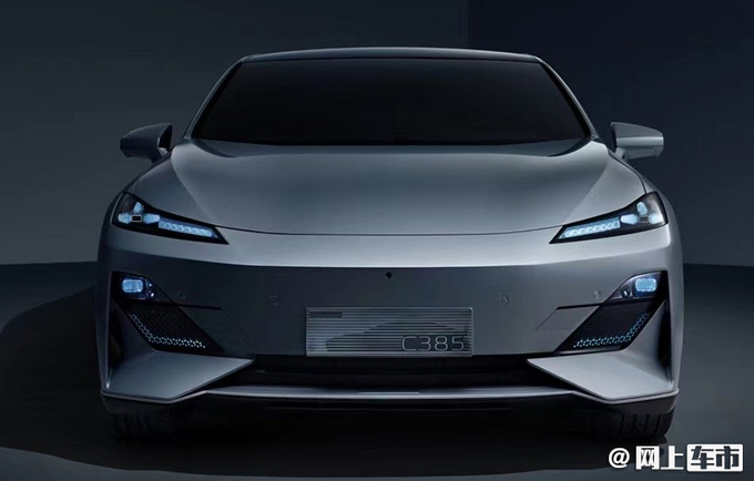 <a href=https://www.qzqcw.com/z/changan/ target=_blank class=infotextkey>长安</a>全新纯电轿车亮相比Model 3大 预计15万起售-图2